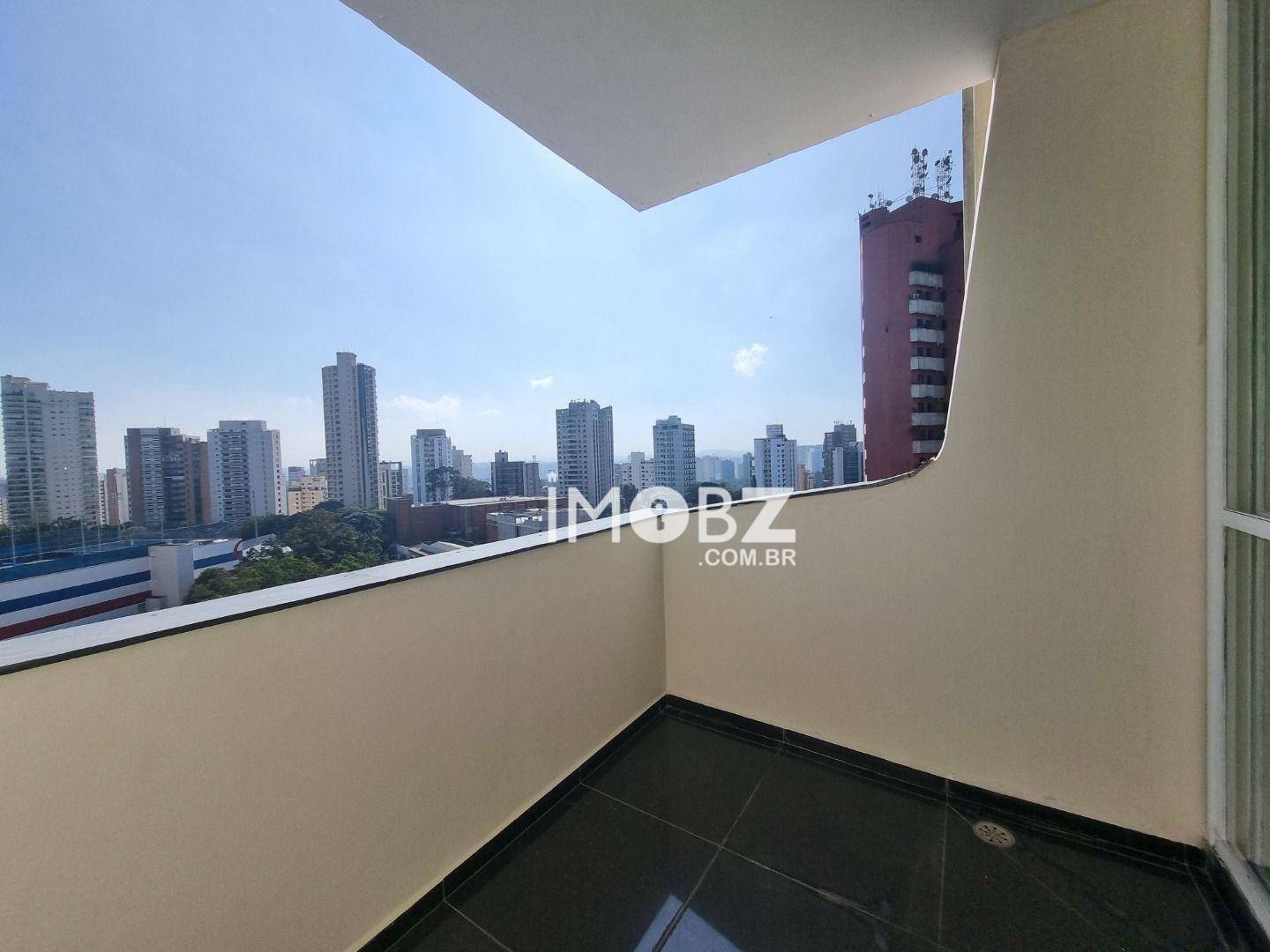 Apartamento à venda com 4 quartos, 211m² - Foto 1