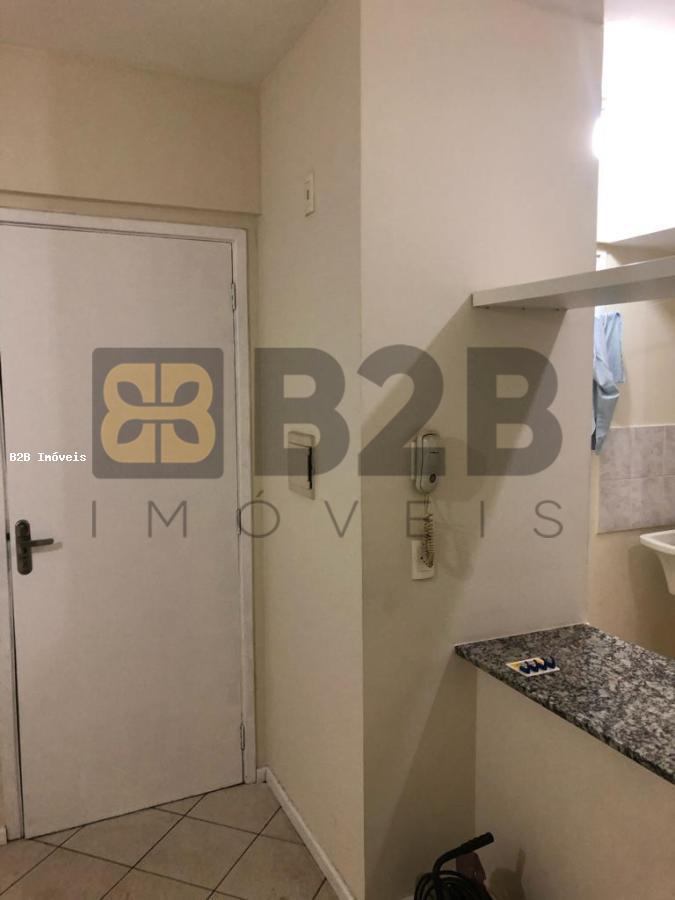 Apartamento à venda com 1 quarto, 32m² - Foto 1