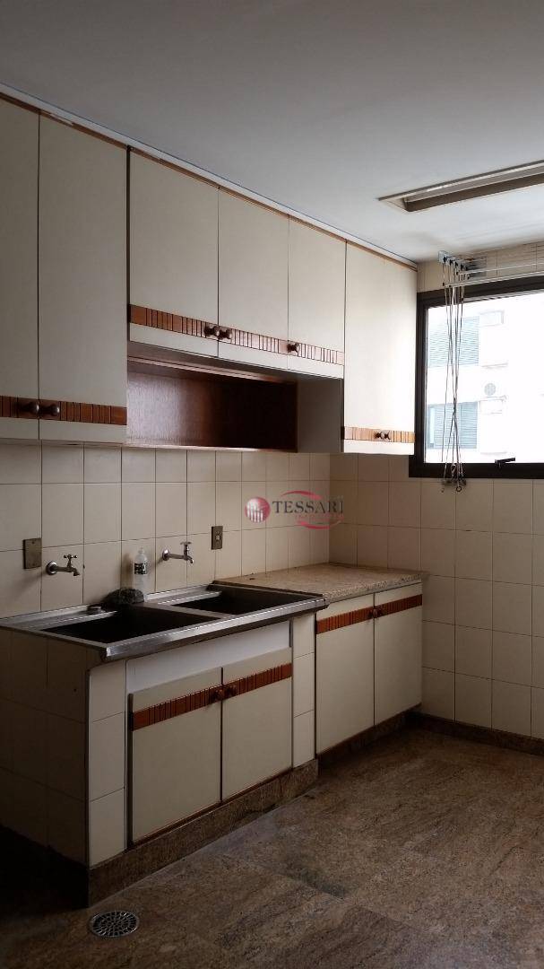 Apartamento à venda com 3 quartos, 274m² - Foto 19