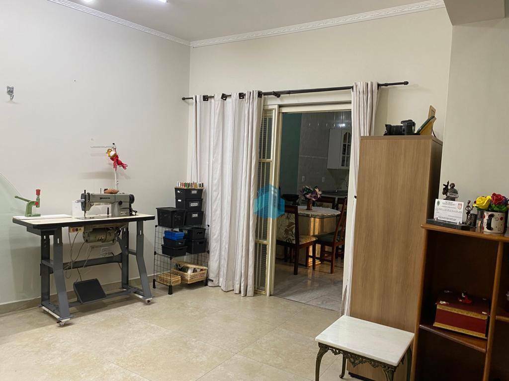 Casa à venda e aluguel com 3 quartos, 160m² - Foto 13