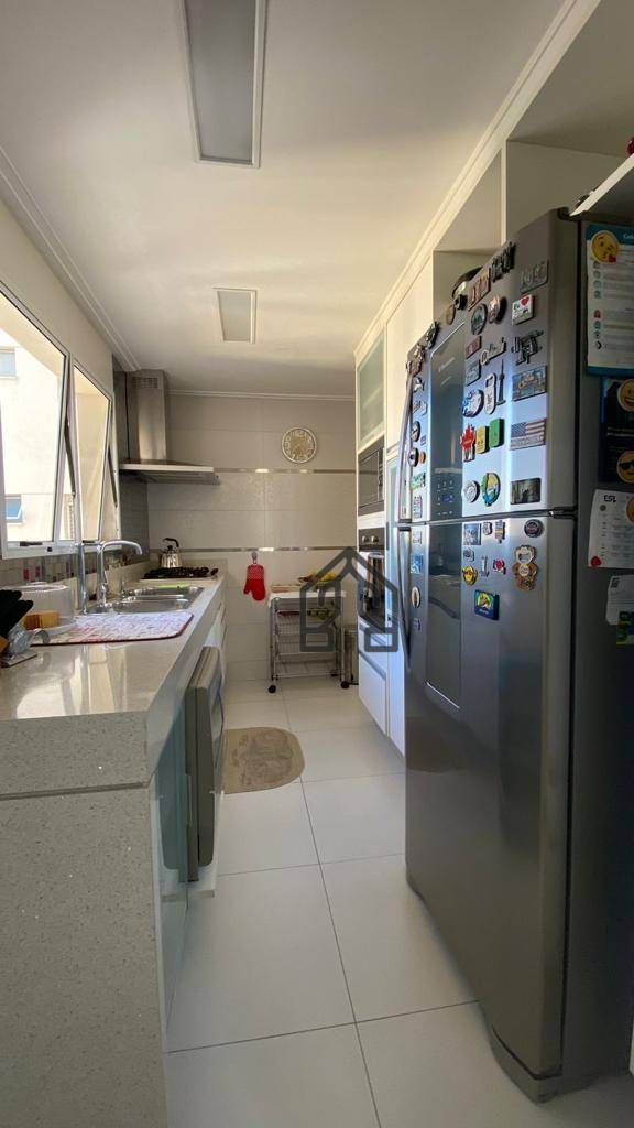 Apartamento à venda com 3 quartos, 121m² - Foto 6