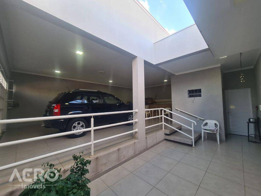 Casa à venda com 3 quartos, 230m² - Foto 34