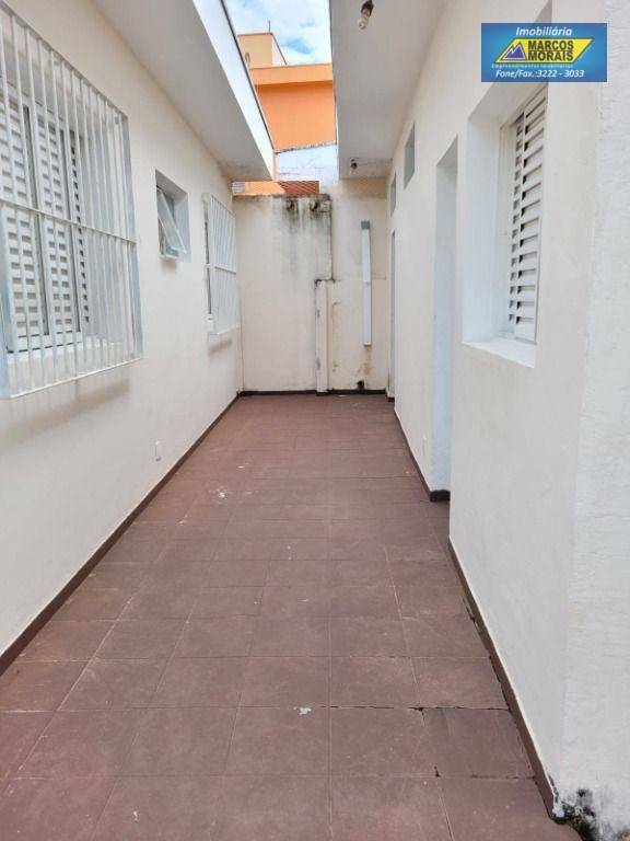 Casa para alugar com 2 quartos, 250m² - Foto 5
