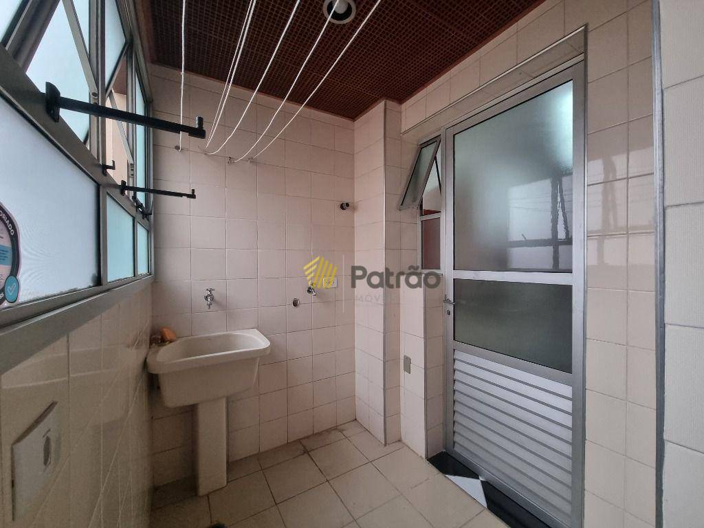 Apartamento para alugar com 2 quartos, 72m² - Foto 7