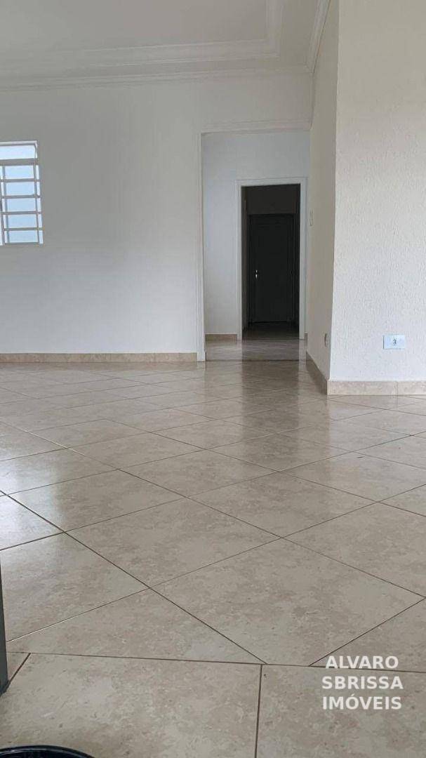 Casa para alugar com 3 quartos, 220m² - Foto 14