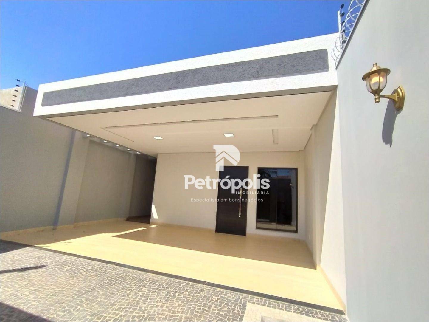 Casa à venda com 3 quartos, 126m² - Foto 1