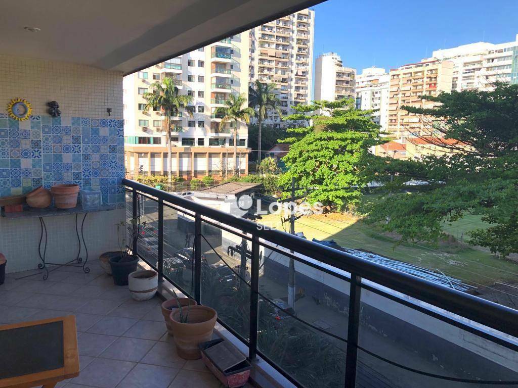 Apartamento à venda com 3 quartos, 104m² - Foto 1