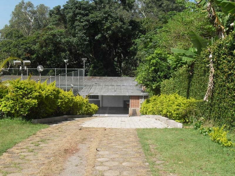 Casa à venda e aluguel com 4 quartos, 1000m² - Foto 2