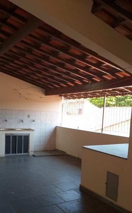 Casa à venda com 5 quartos, 300m² - Foto 7