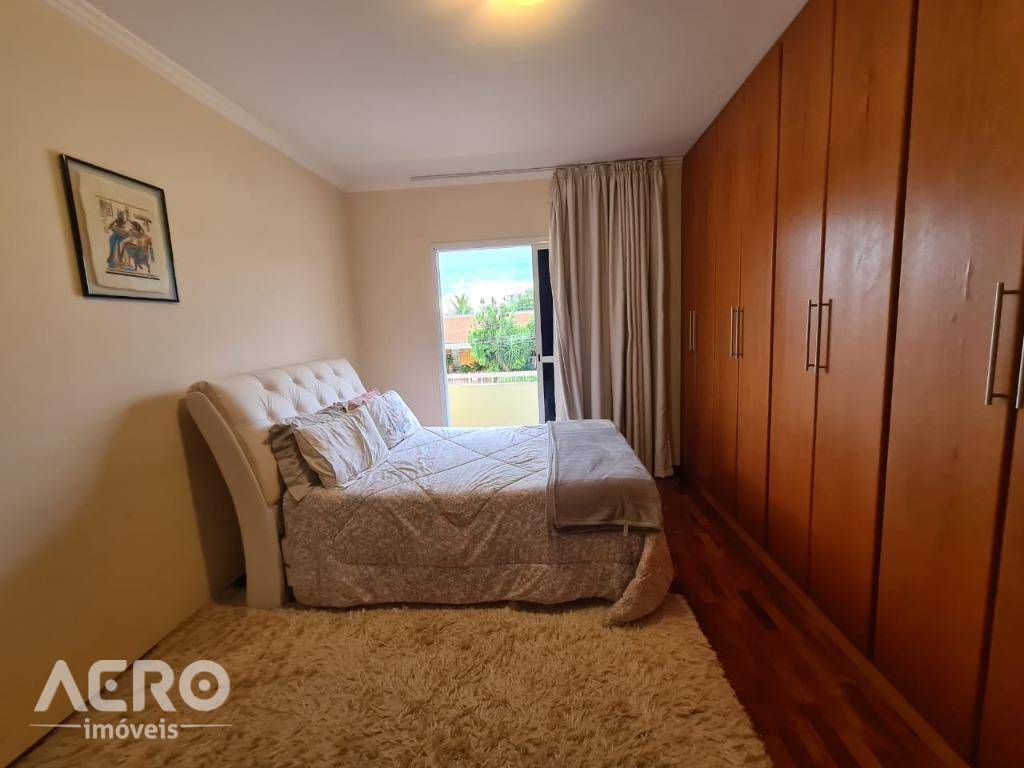 Casa à venda com 3 quartos, 275m² - Foto 28