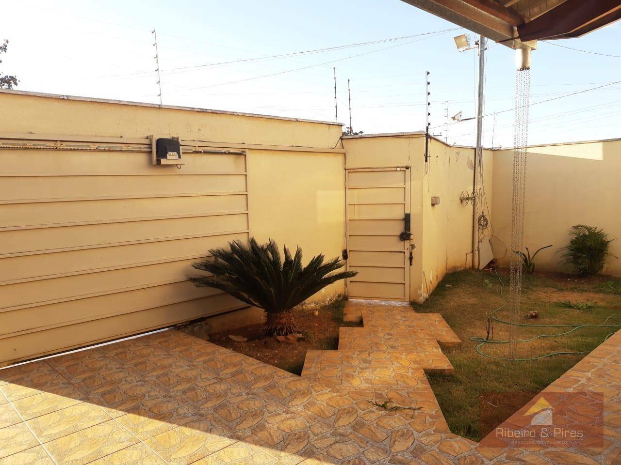 Casa à venda com 3 quartos, 120m² - Foto 2