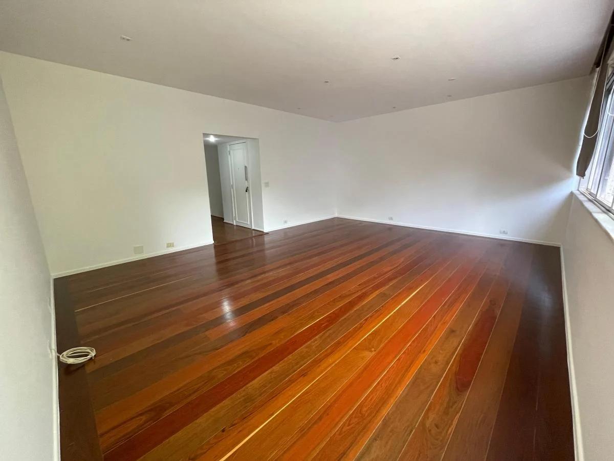 Apartamento à venda com 3 quartos, 145m² - Foto 2