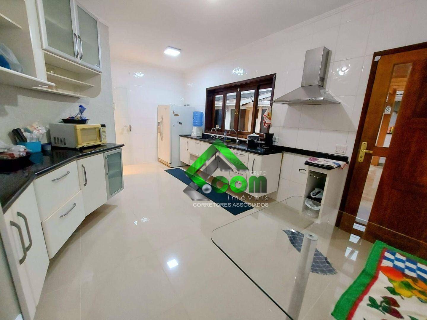 Casa à venda com 3 quartos, 321m² - Foto 23