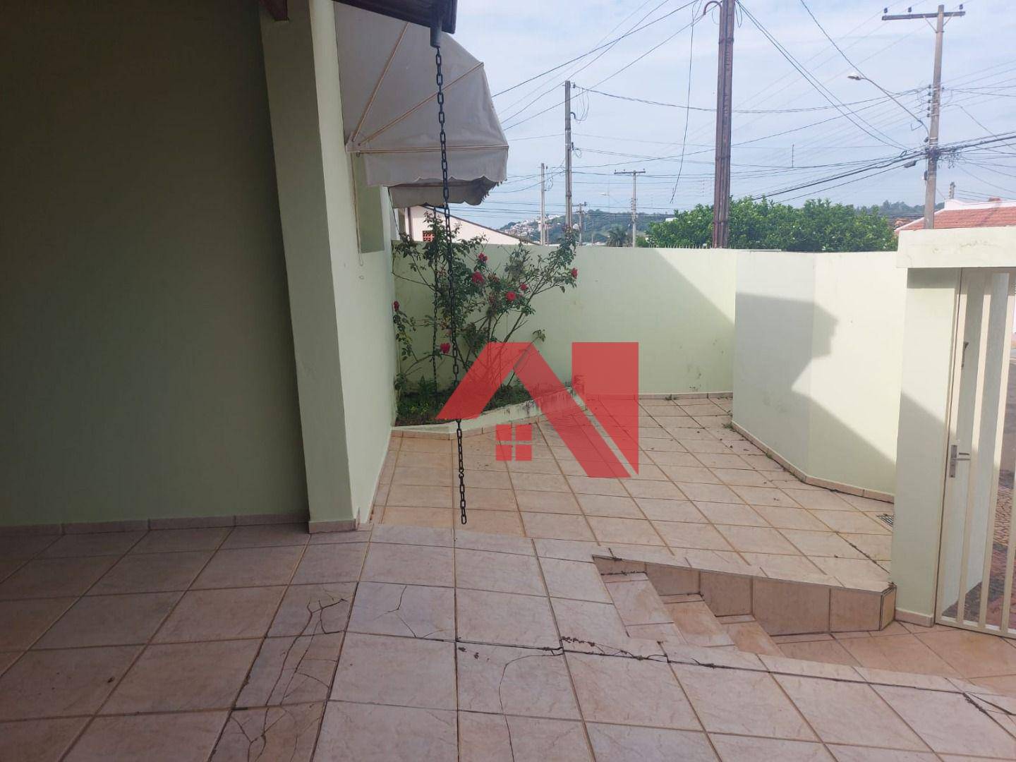 Casa para alugar com 5 quartos, 220m² - Foto 13