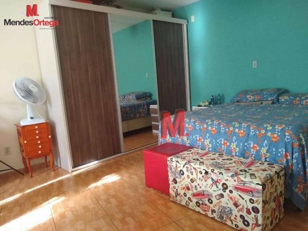 Casa à venda com 3 quartos, 177m² - Foto 4