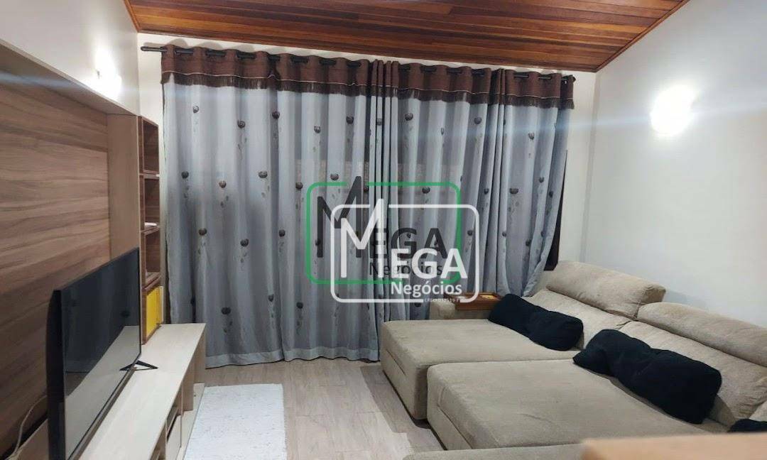 Casa à venda com 4 quartos, 200m² - Foto 1