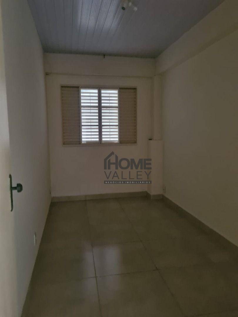 Apartamento para alugar com 3 quartos, 200m² - Foto 18