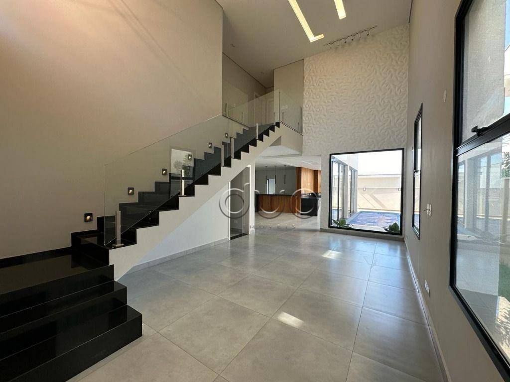 Casa de Condomínio à venda com 3 quartos, 227m² - Foto 1