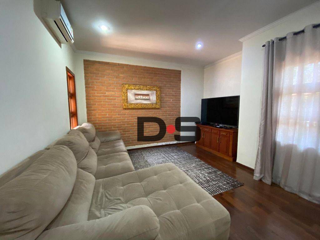 Casa à venda com 3 quartos, 192m² - Foto 2