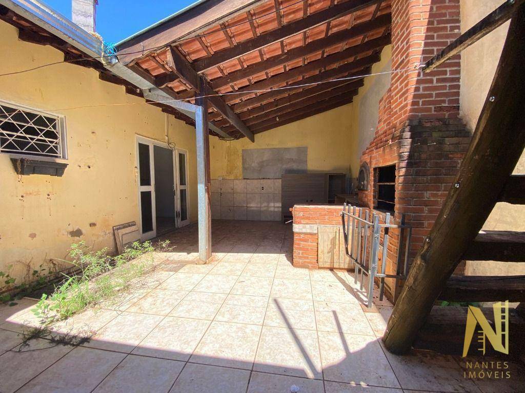 Casa à venda com 3 quartos, 135m² - Foto 2