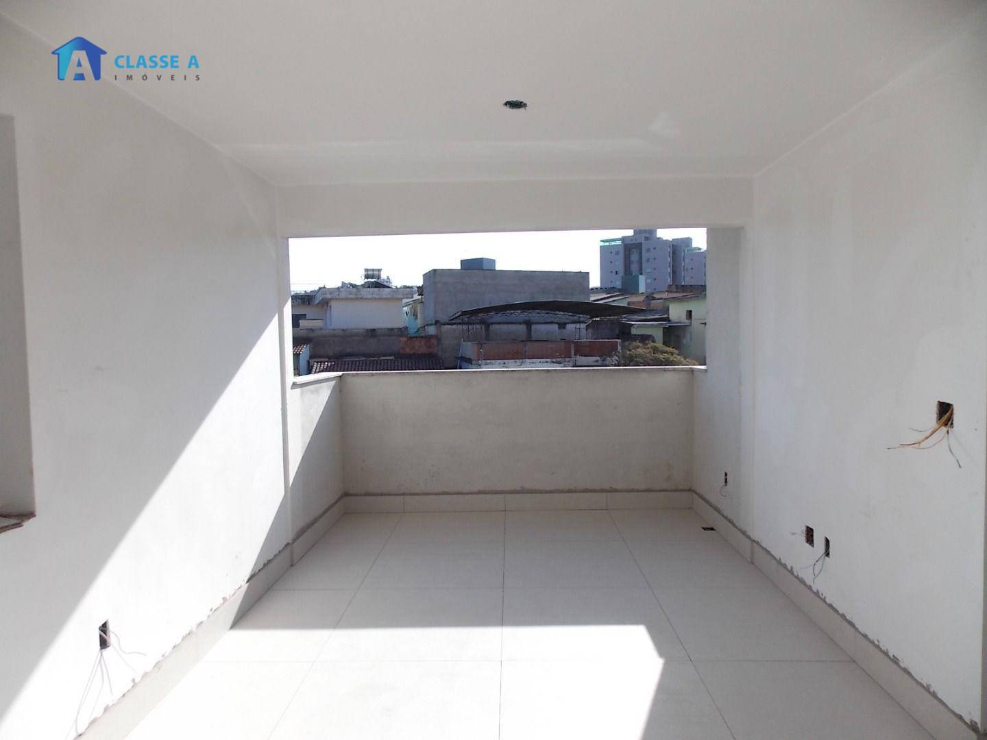 Apartamento à venda com 3 quartos, 81m² - Foto 3