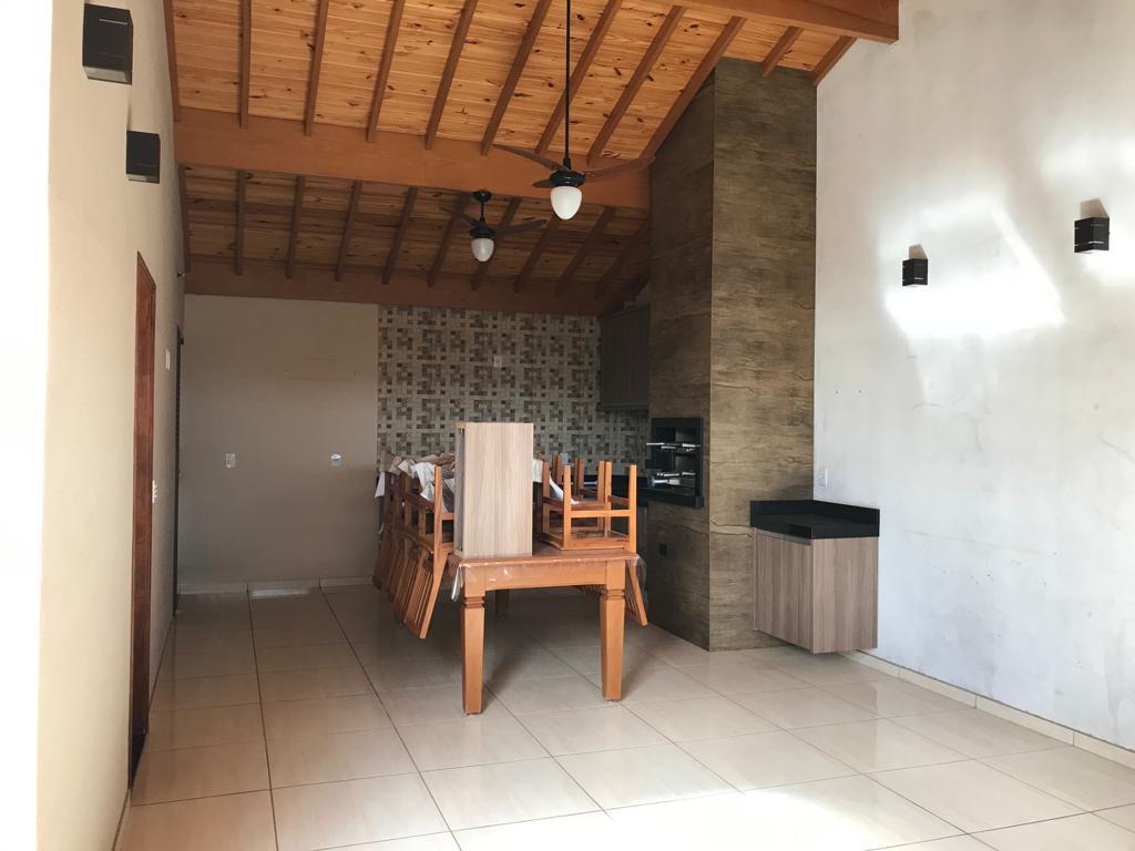 Casa à venda com 3 quartos, 250m² - Foto 3