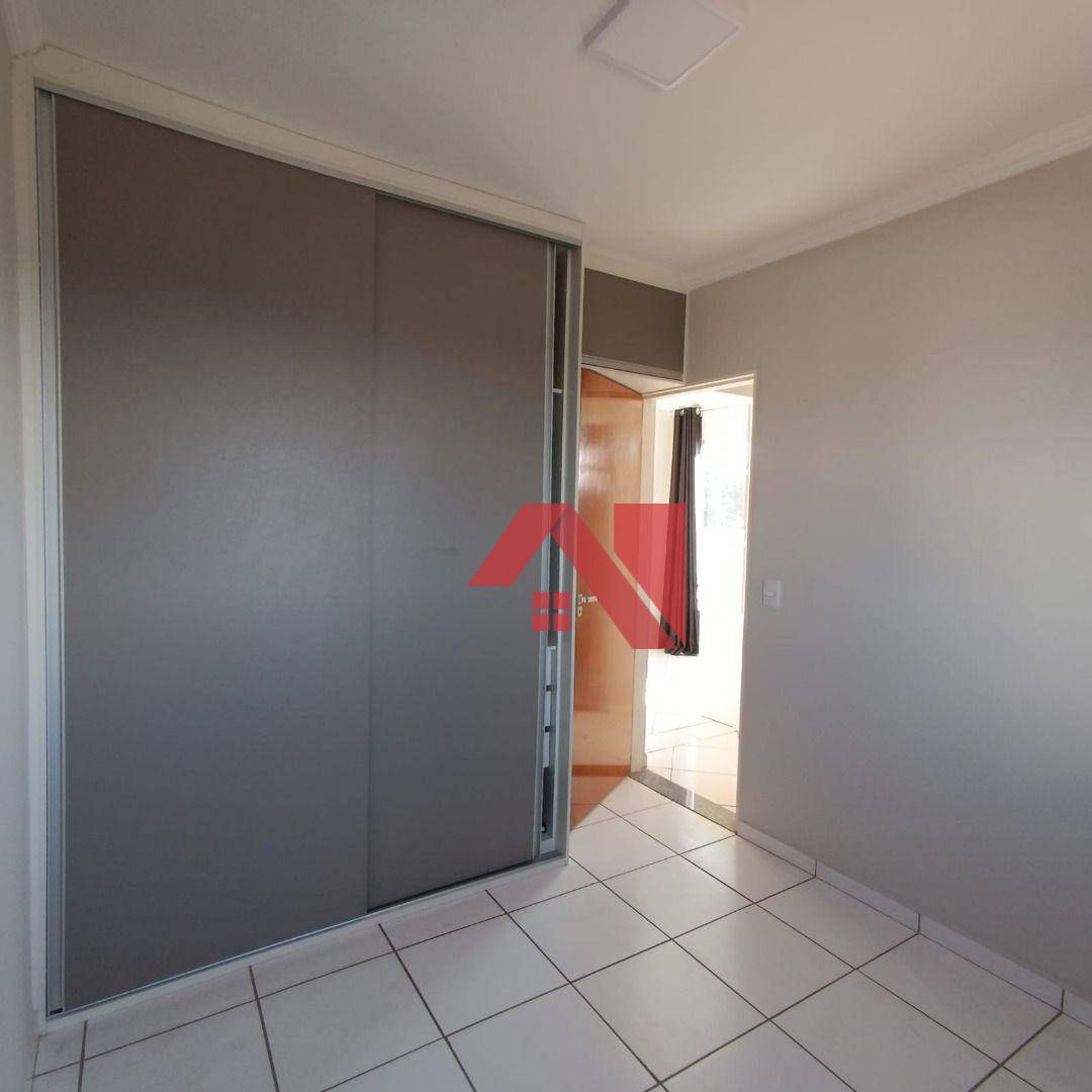 Apartamento para alugar com 3 quartos, 80m² - Foto 10