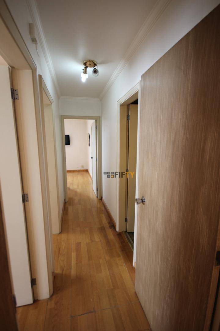 Apartamento para alugar com 3 quartos, 128m² - Foto 1