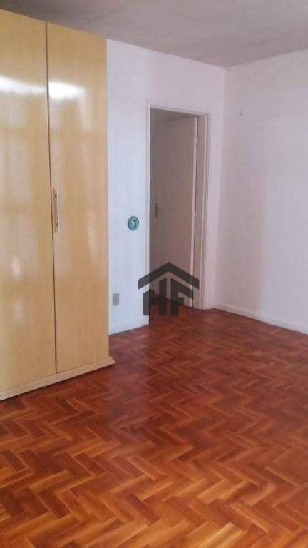 Apartamento à venda com 4 quartos, 140m² - Foto 3