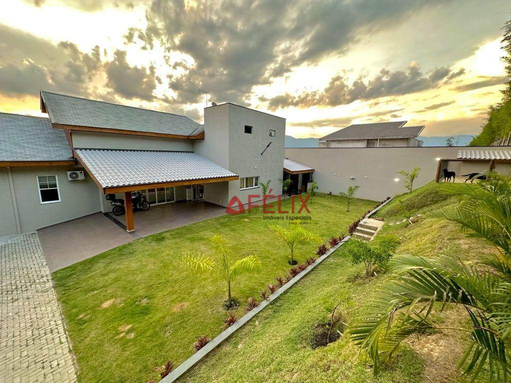 Casa de Condomínio à venda com 3 quartos, 268m² - Foto 4