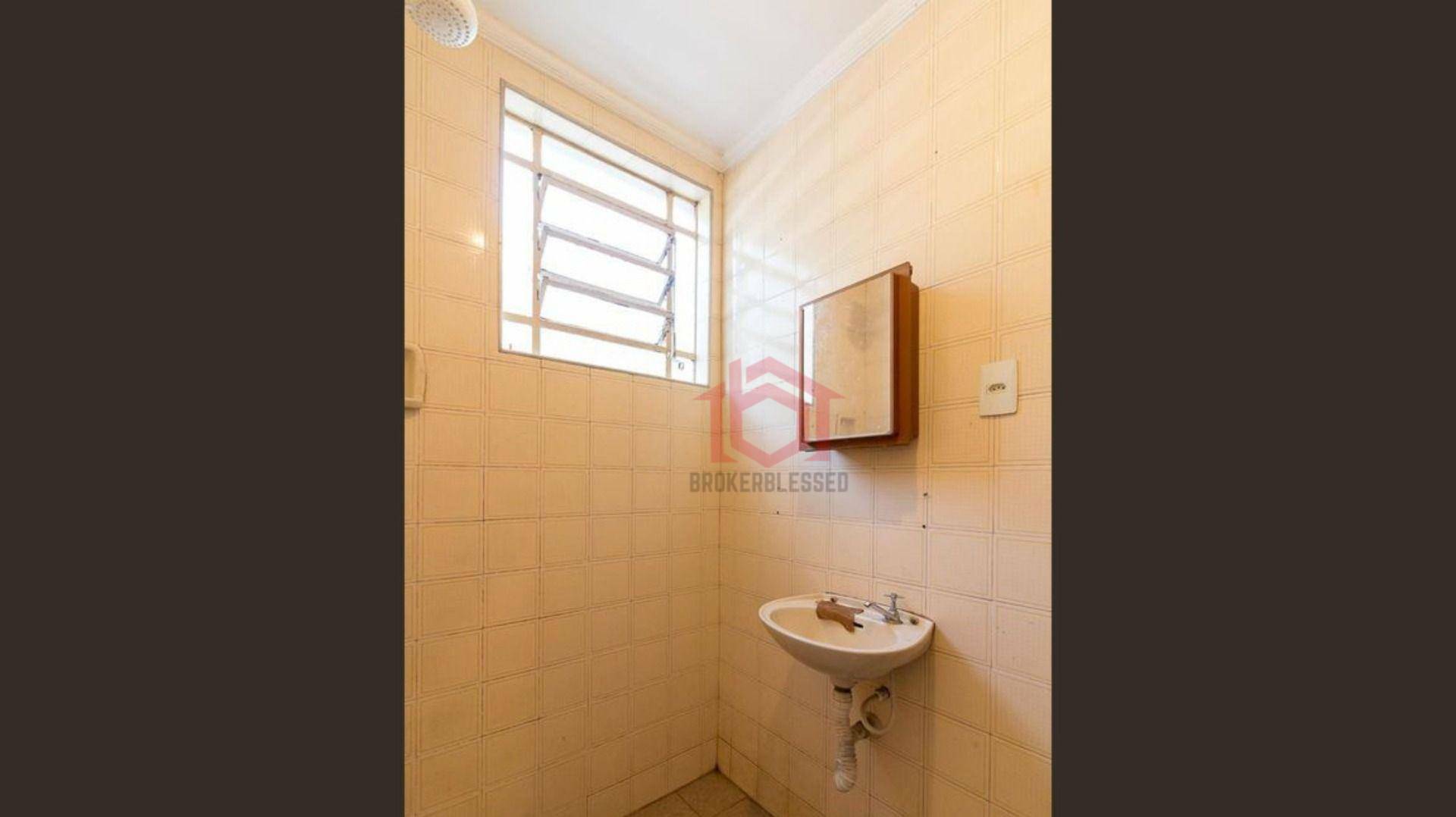 Casa à venda com 6 quartos, 200m² - Foto 24