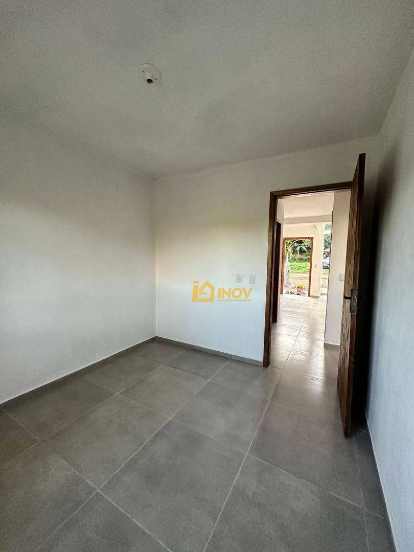 Casa à venda com 2 quartos, 80m² - Foto 4