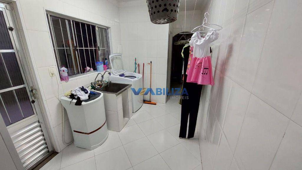 Sobrado à venda com 3 quartos, 218m² - Foto 34