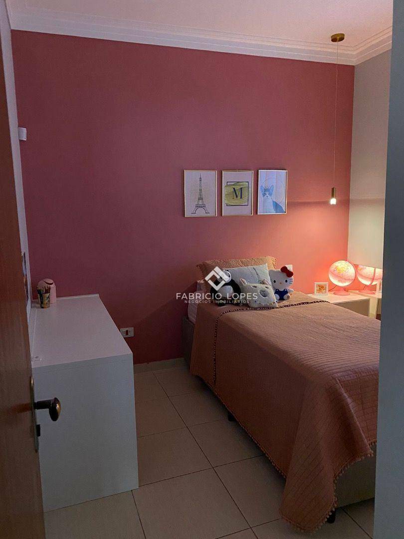 Casa à venda com 3 quartos, 211m² - Foto 14