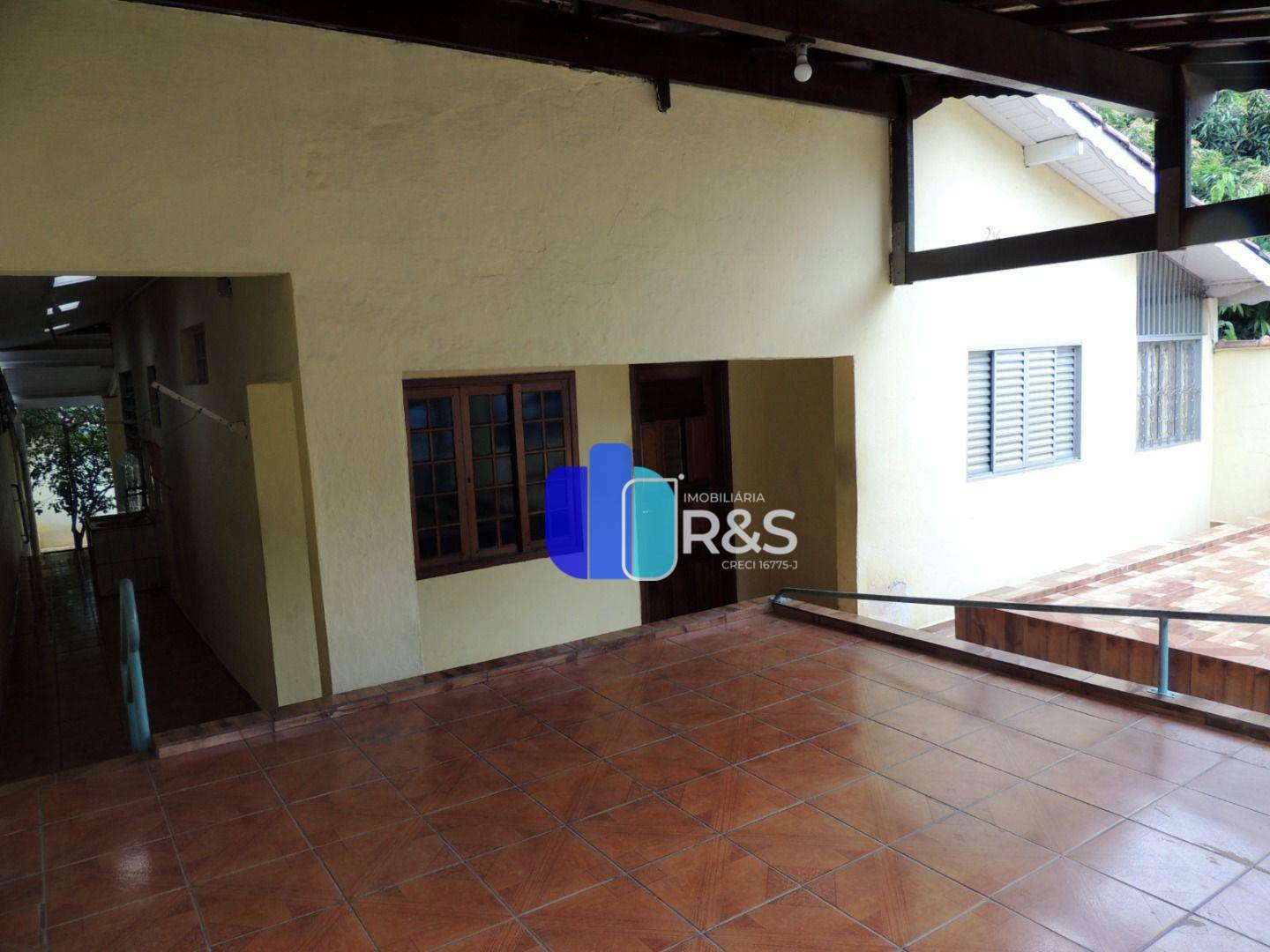 Casa à venda com 3 quartos, 162m² - Foto 1