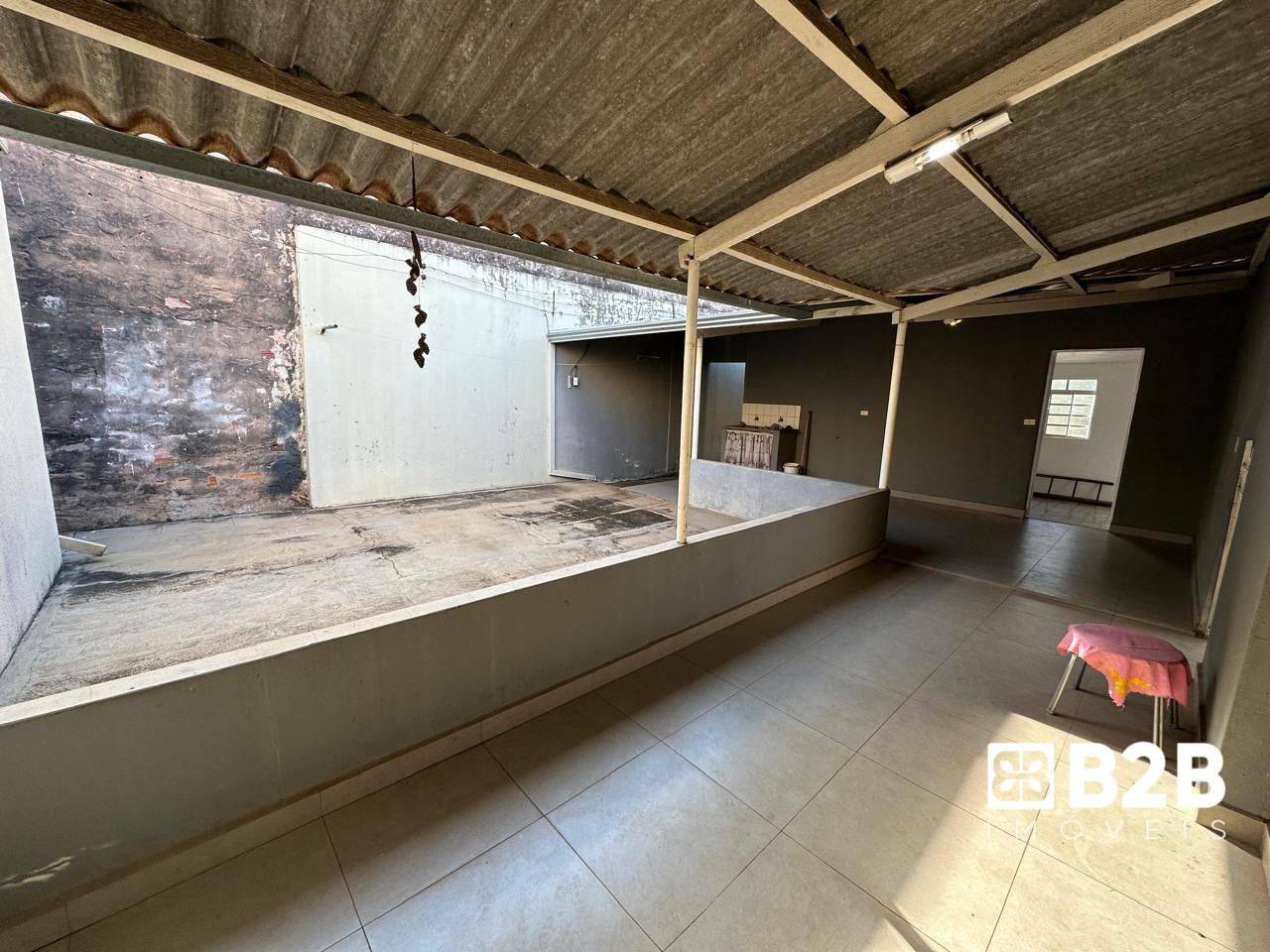 Casa à venda com 4 quartos, 260m² - Foto 4