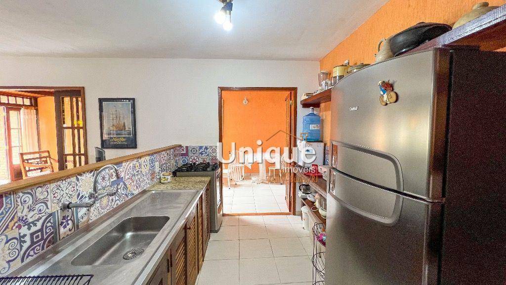 Casa de Condomínio à venda com 5 quartos, 234m² - Foto 10