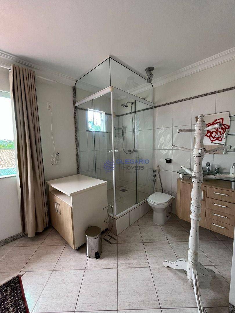 Sobrado à venda com 6 quartos, 243m² - Foto 26