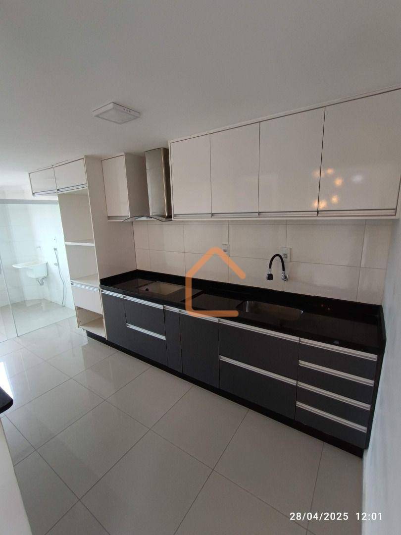 Apartamento para alugar com 2 quartos, 65m² - Foto 4