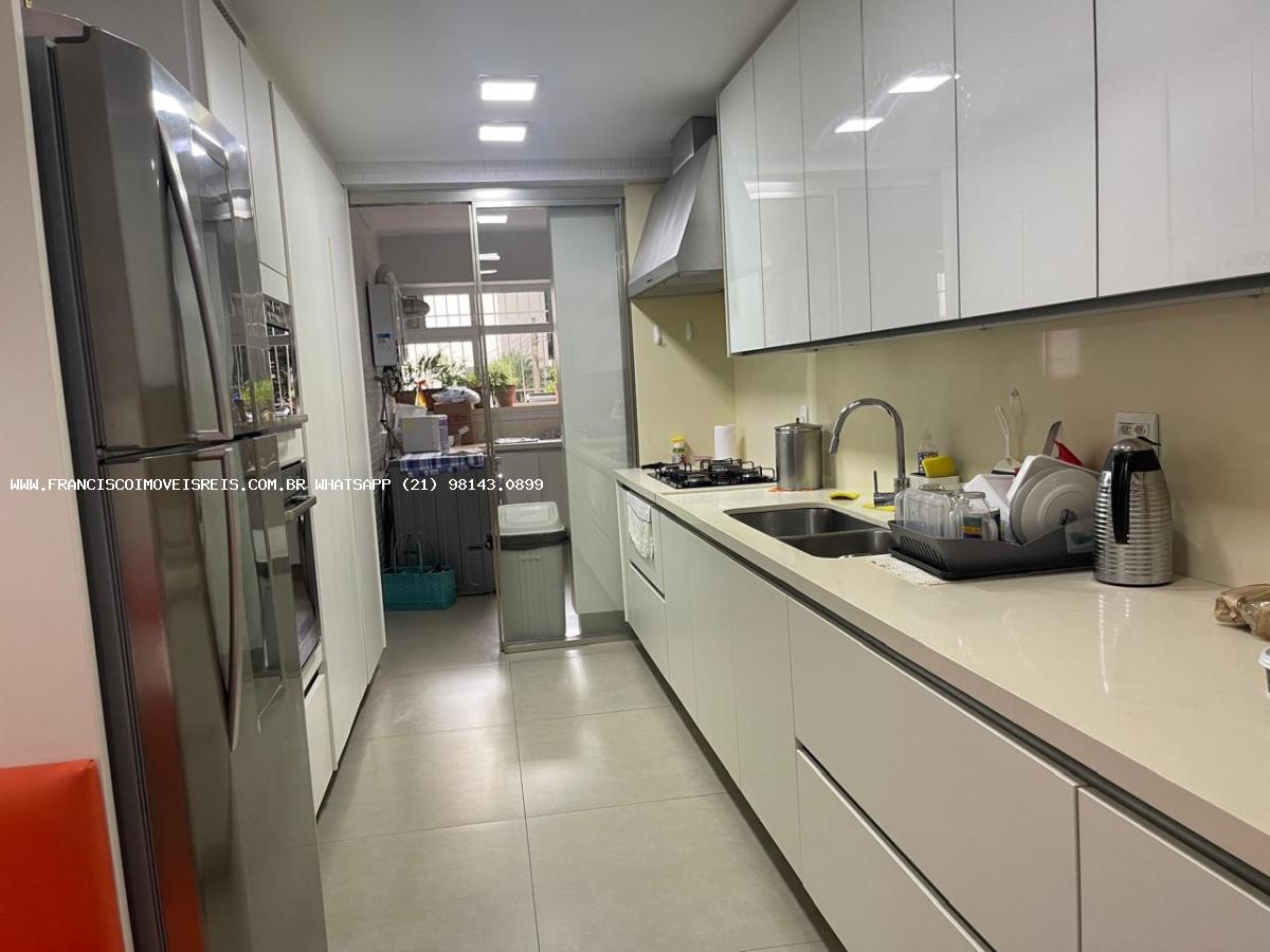 Apartamento à venda com 3 quartos, 210m² - Foto 26