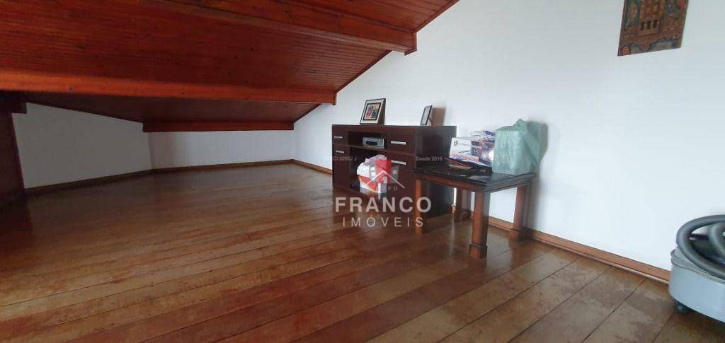 Casa à venda com 3 quartos, 360m² - Foto 13