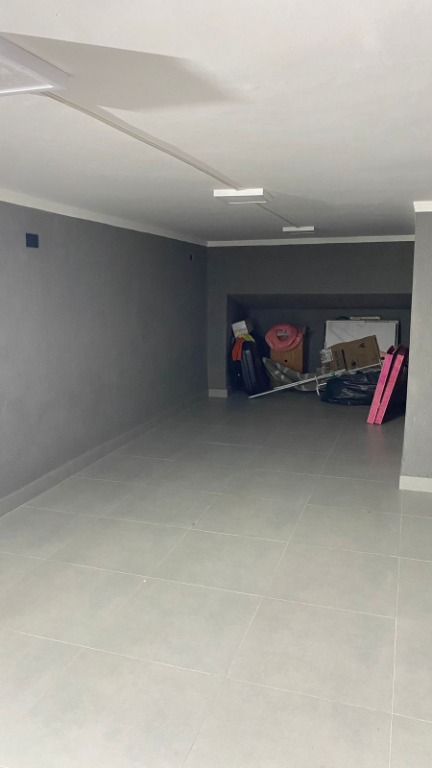 Casa à venda com 3 quartos, 210m² - Foto 4