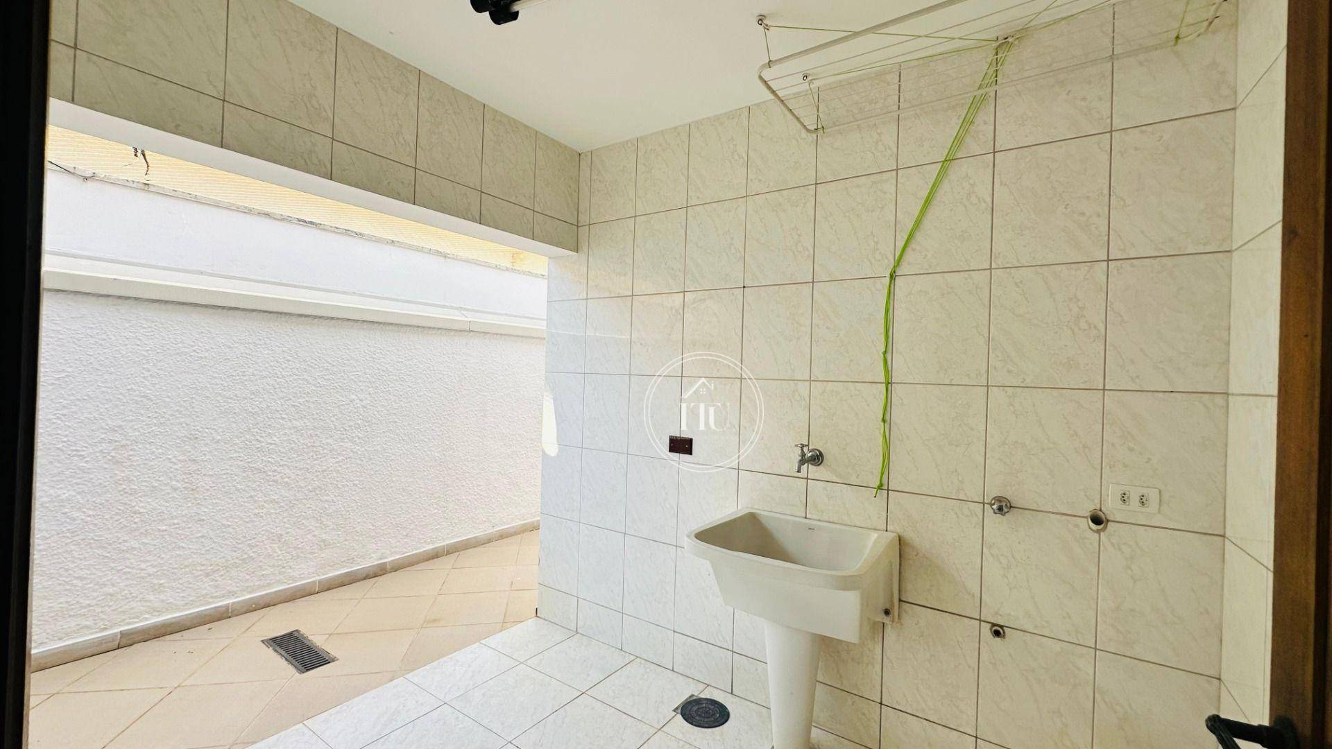 Casa de Condomínio para alugar com 3 quartos, 207m² - Foto 5