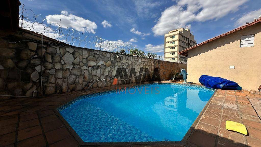 Casa à venda com 3 quartos, 226m² - Foto 13
