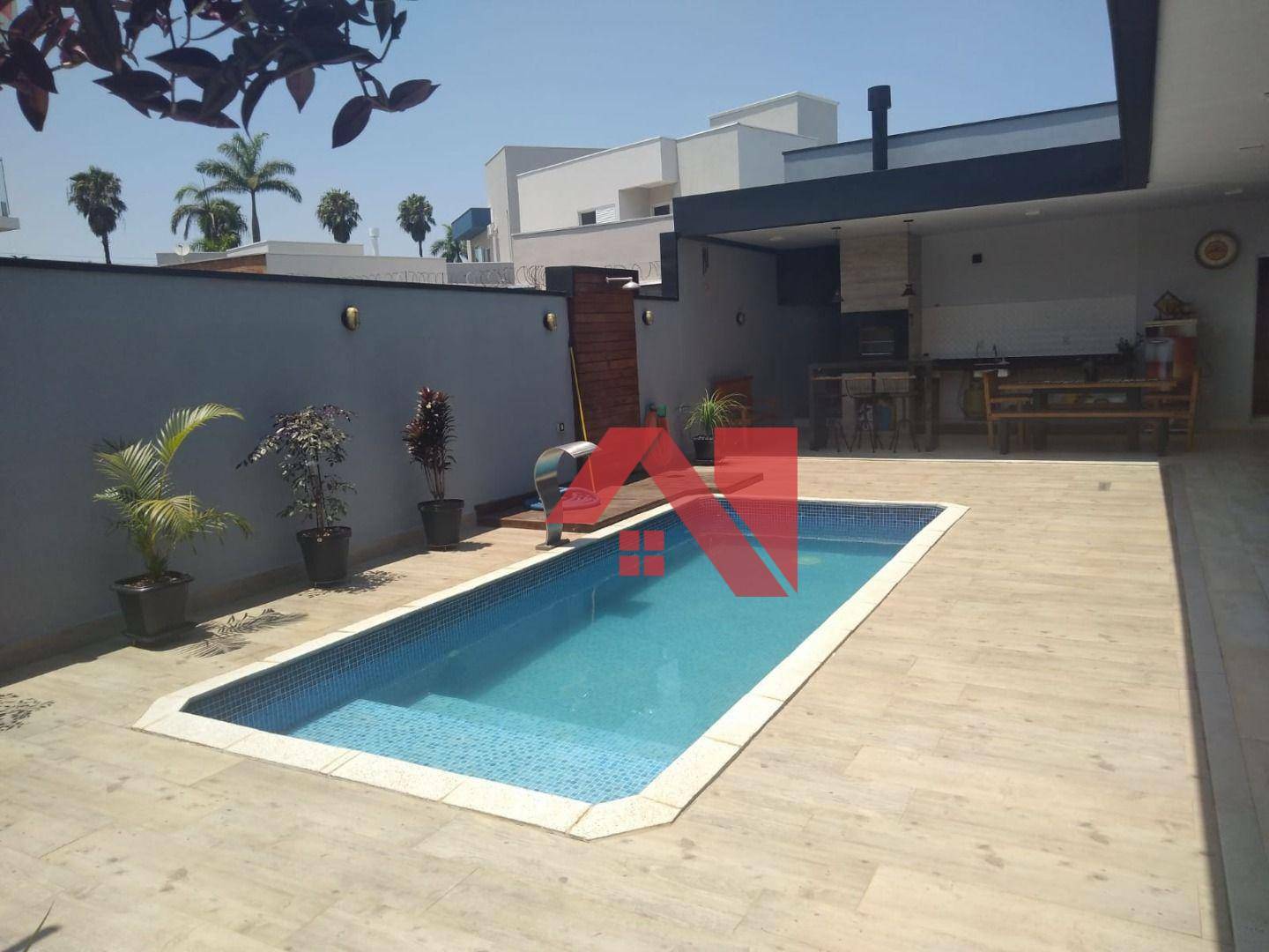 Casa à venda com 3 quartos, 265m² - Foto 1