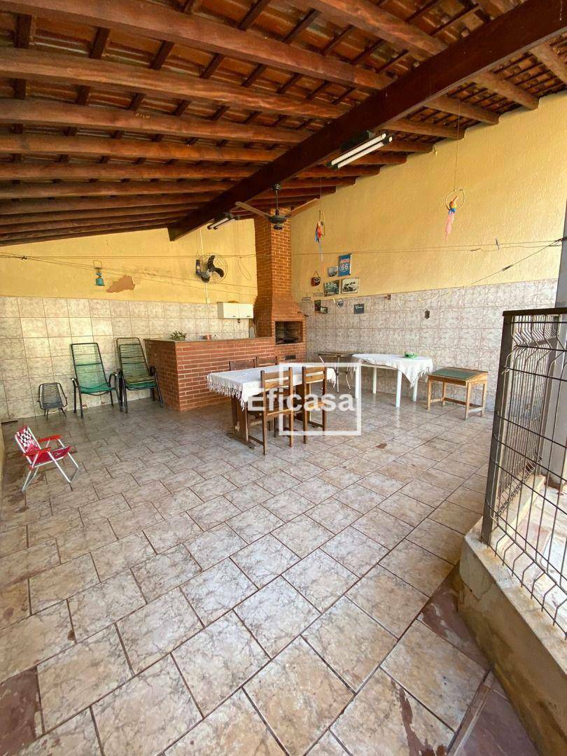 Casa à venda com 3 quartos, 200m² - Foto 9