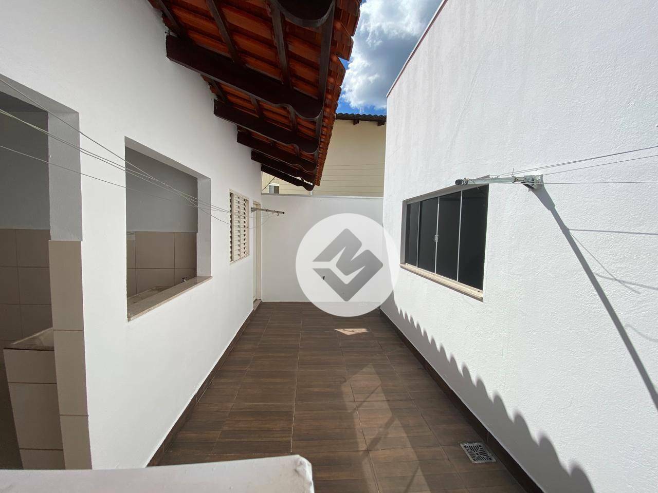Casa para alugar com 4 quartos, 350m² - Foto 31