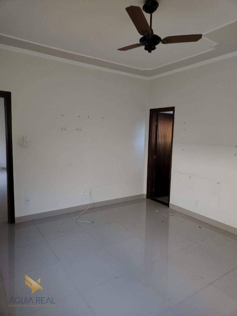 Casa à venda com 3 quartos, 250m² - Foto 8