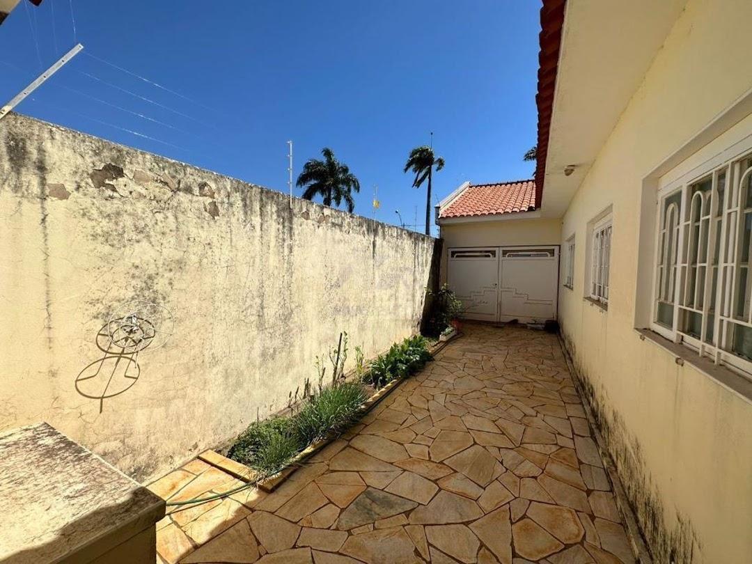 Casa à venda com 3 quartos, 234m² - Foto 14