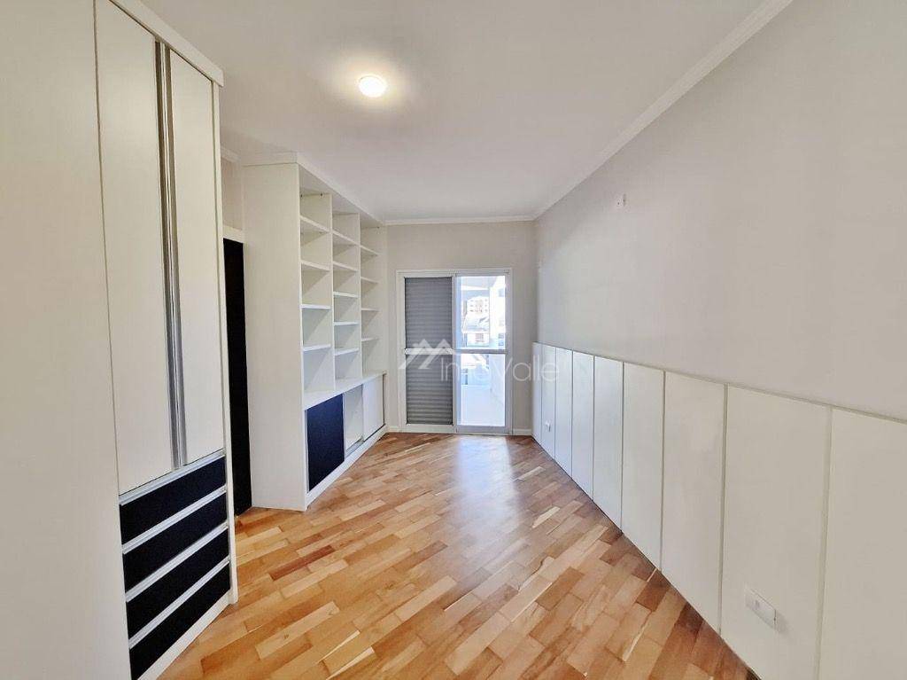 Casa de Condomínio à venda com 4 quartos, 379m² - Foto 11